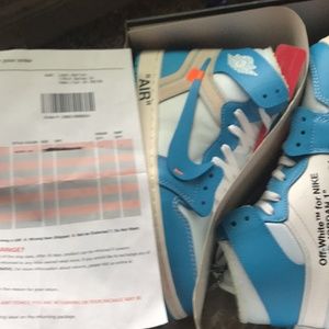 nike air Jordan 1 off white unc size 9.